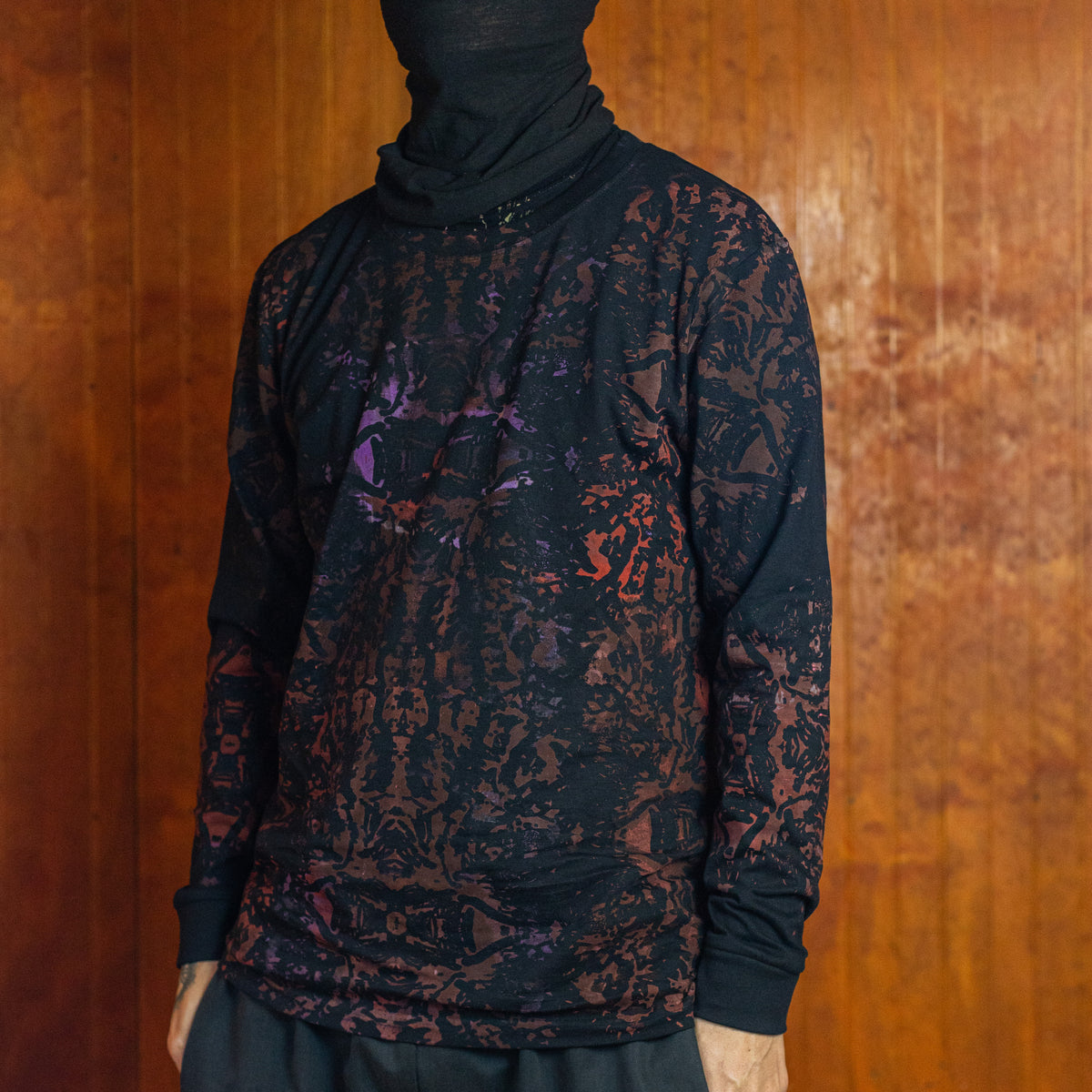 Polera Manga Larga 019 – Negro / Óxido Violeta