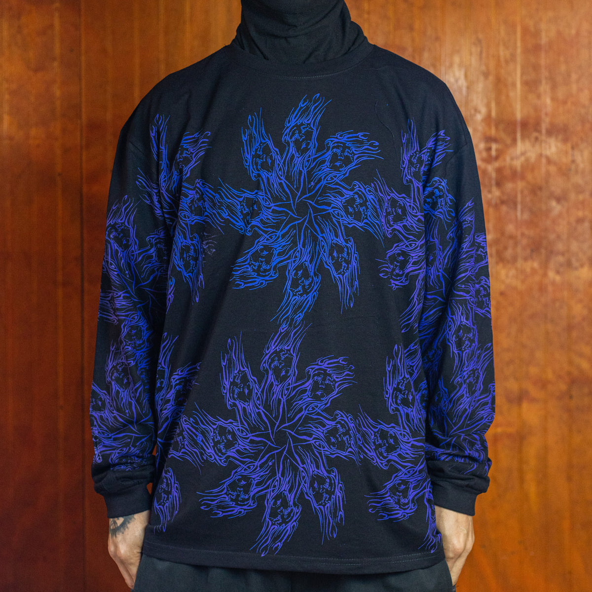 Polera Manga Larga 021 – Negro / Violeta Eléctrico