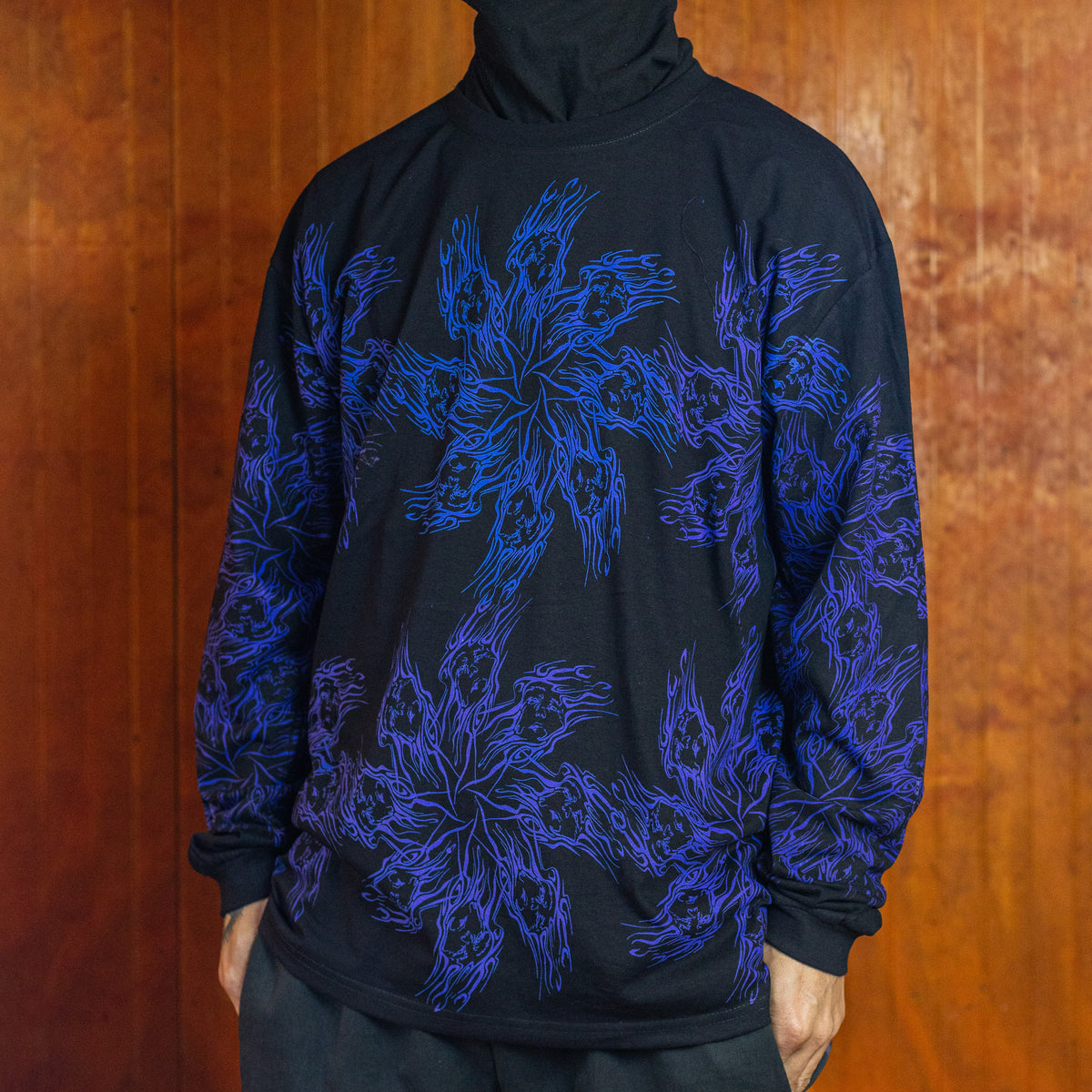 Polera Manga Larga 021 – Negro / Violeta Eléctrico