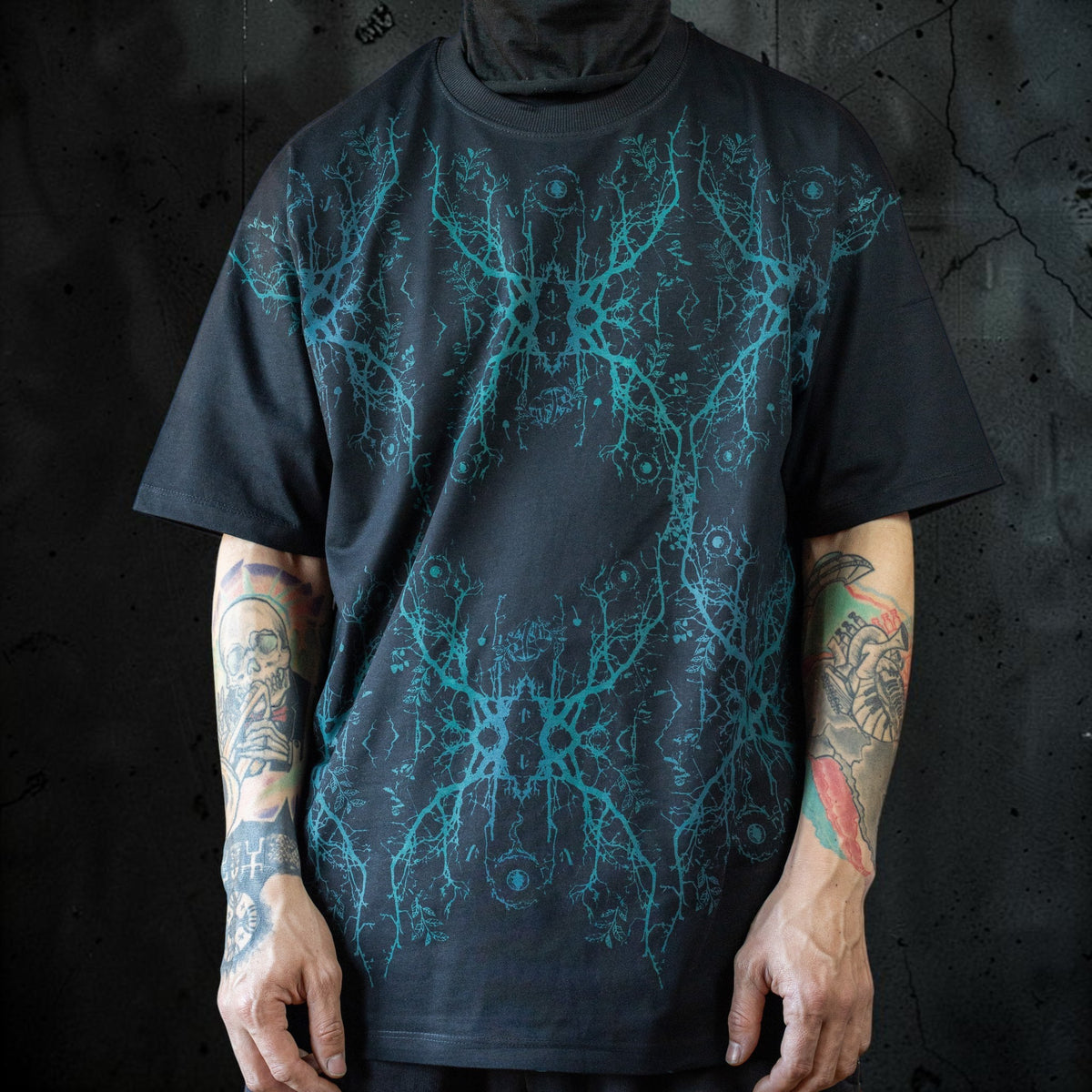 Polera Oversize 001 – Negro / Turquesa