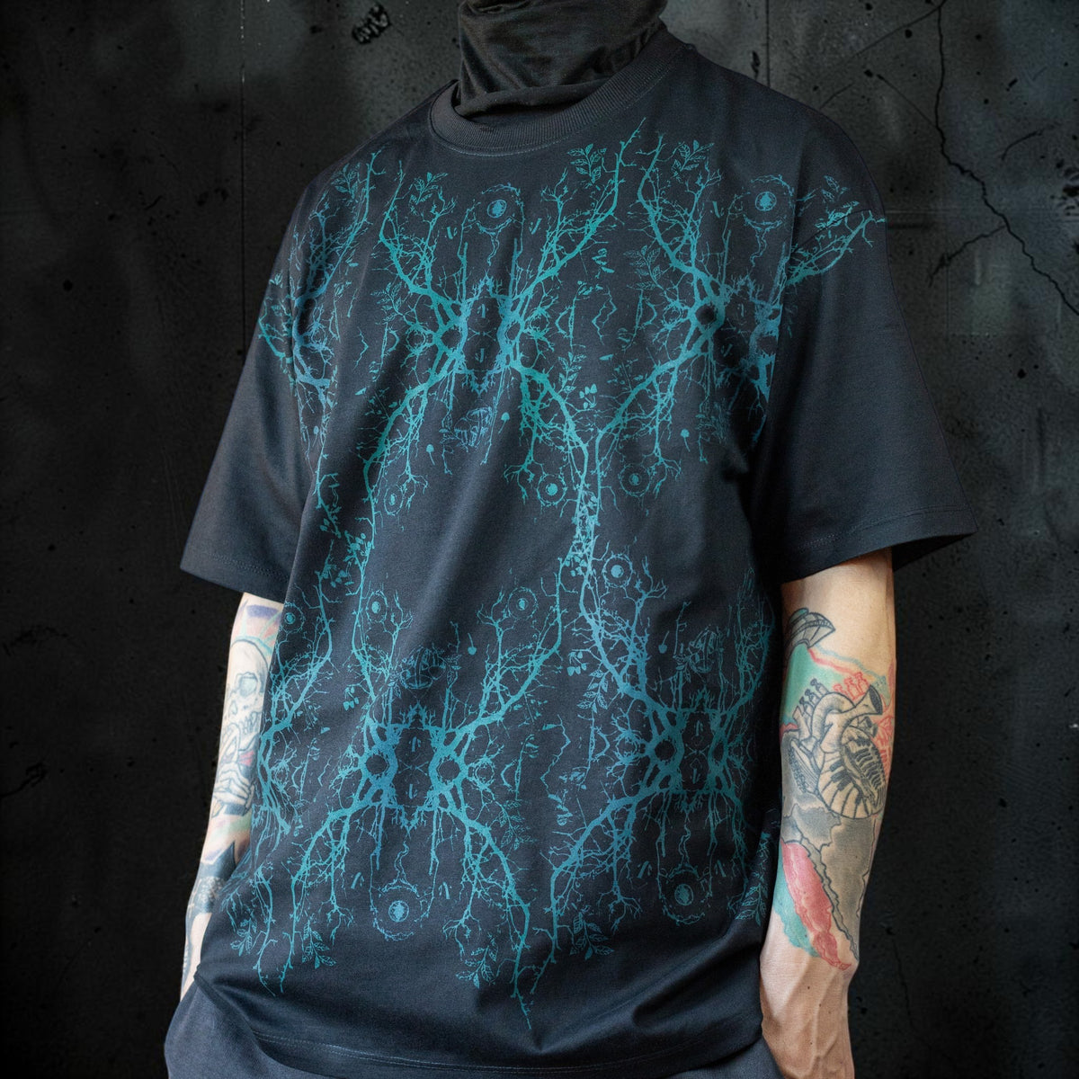 Polera Oversize 001 – Negro / Turquesa