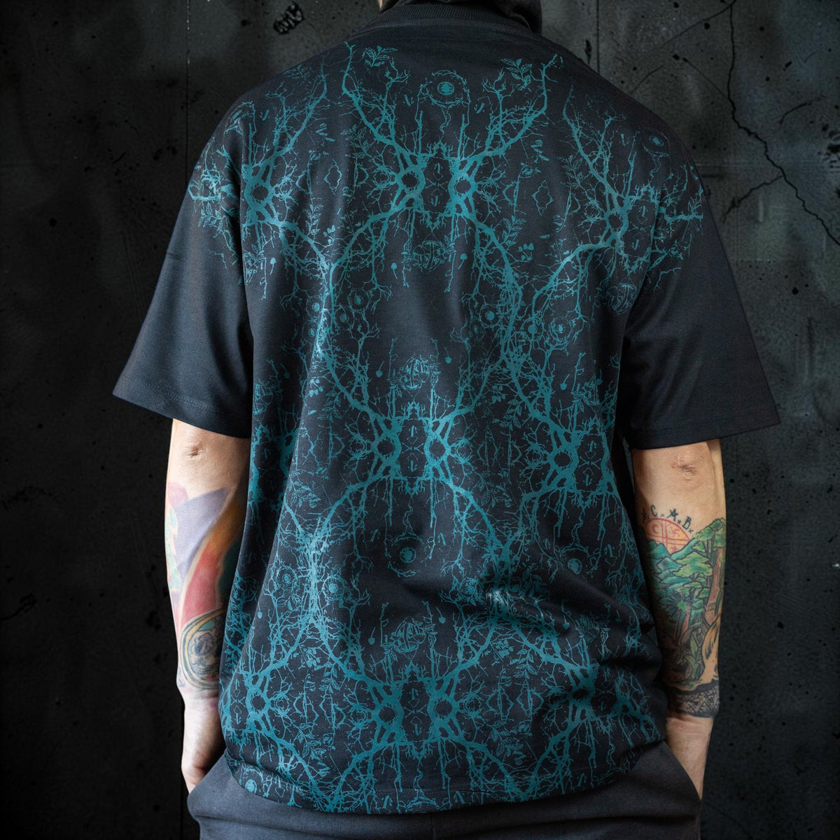 Polera Oversize 001 – Negro / Turquesa
