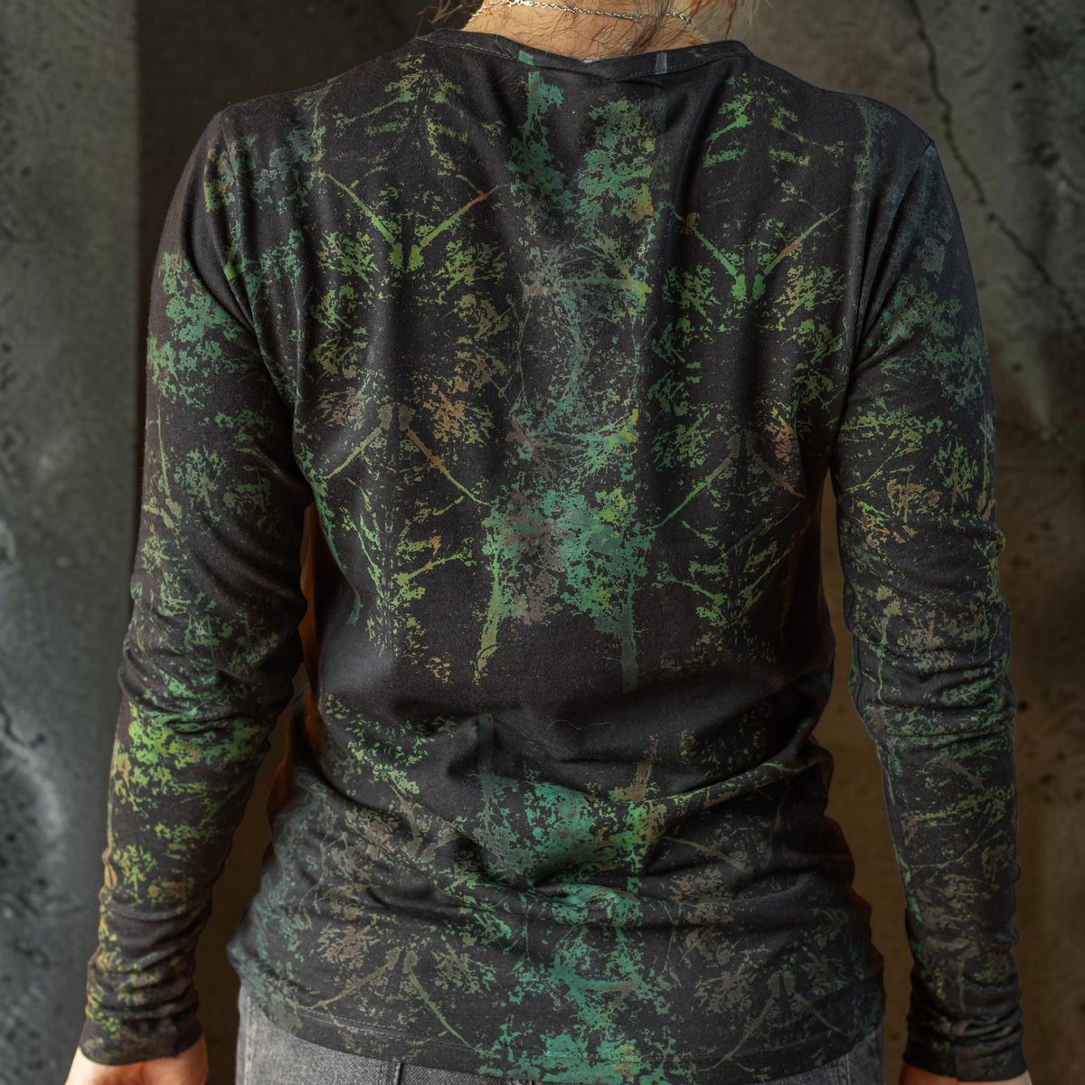 Polera Manga Larga Mujer – Forest Ritual Green 002